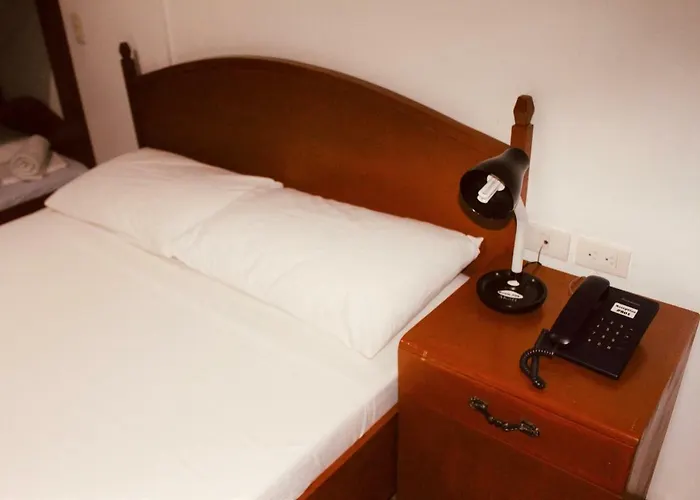 Hotel Duck And Restaurant Manille