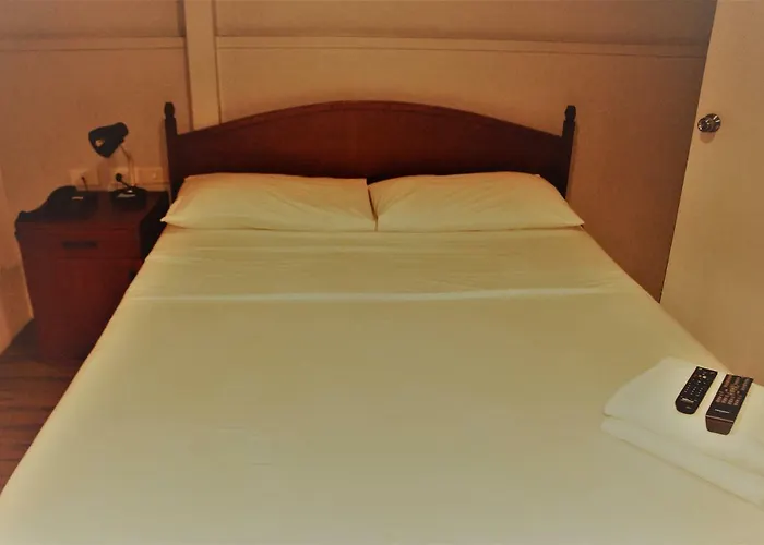 Duck And Restaurant Hotel